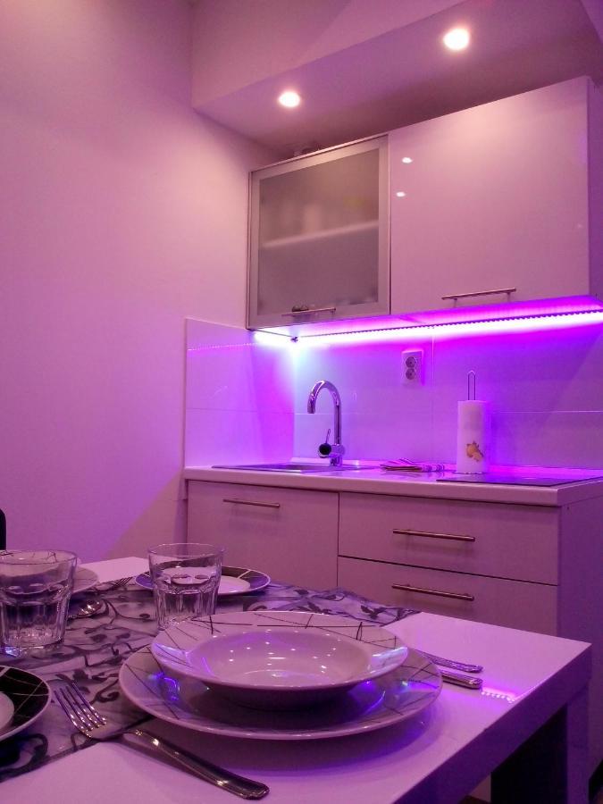 Purple & Apple Green Apartment Split Exterior foto