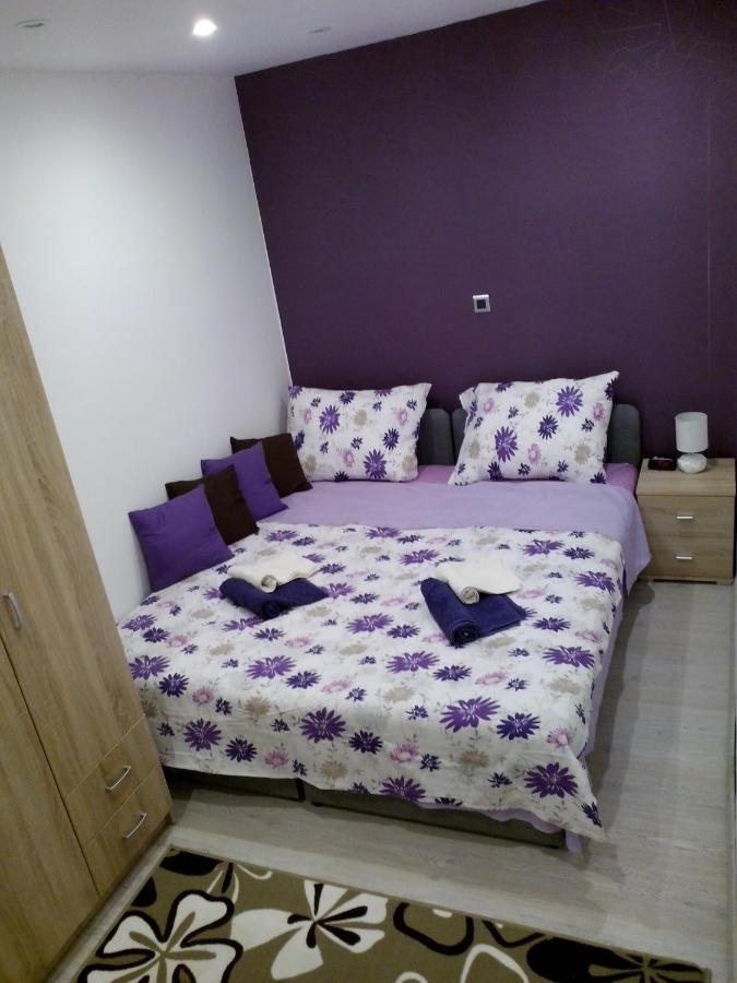 Purple & Apple Green Apartment Split Exterior foto