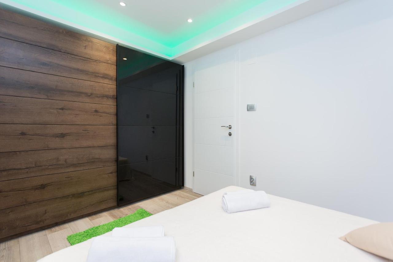 Purple & Apple Green Apartment Split Exterior foto
