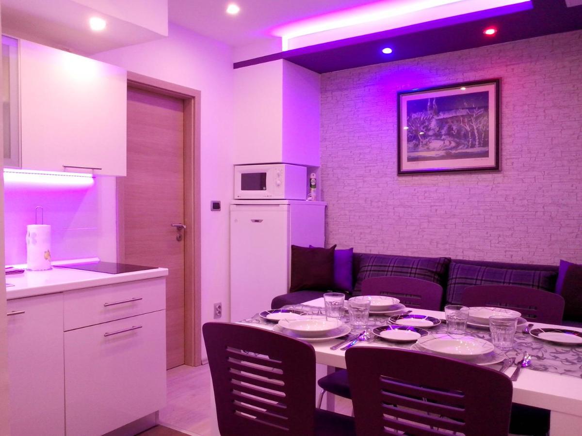 Purple & Apple Green Apartment Split Exterior foto